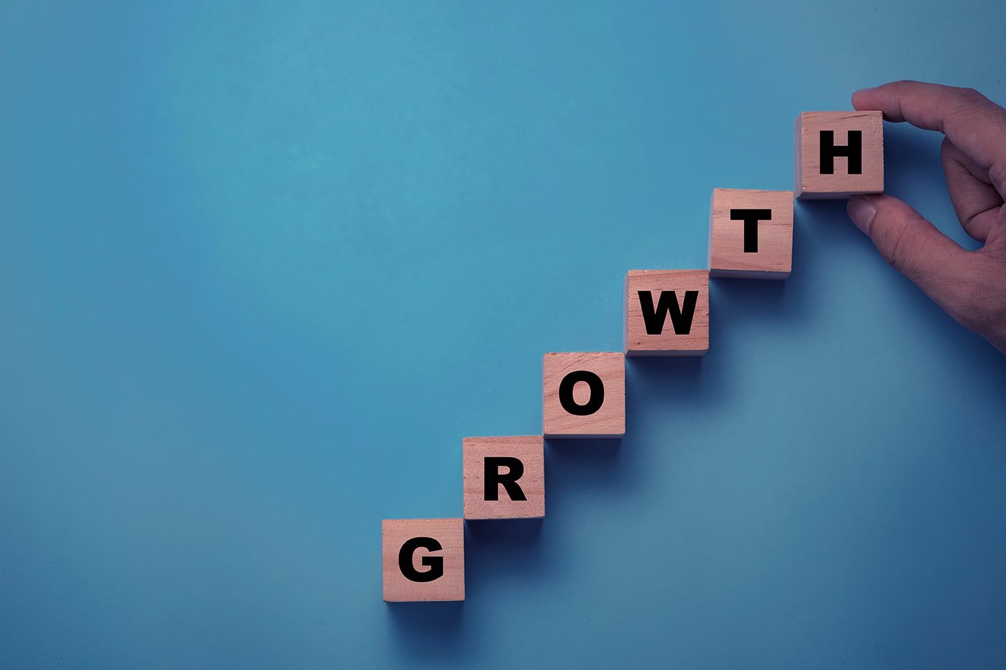 Growth word on cubes